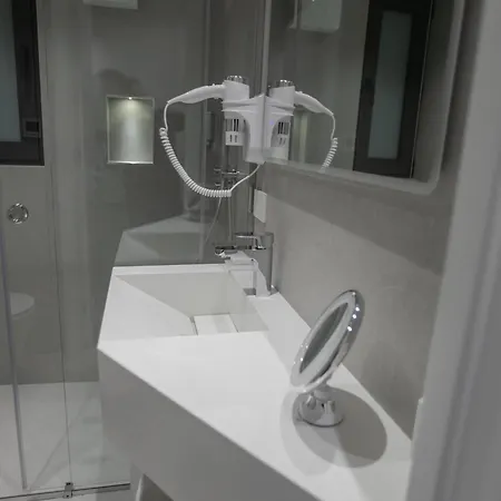 Hotel Central Inn Hotel 4*