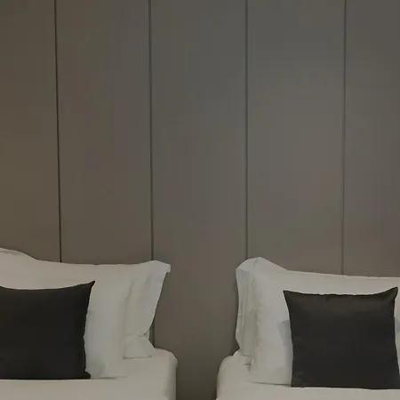 Central Inn Hotel 4* Tirana
