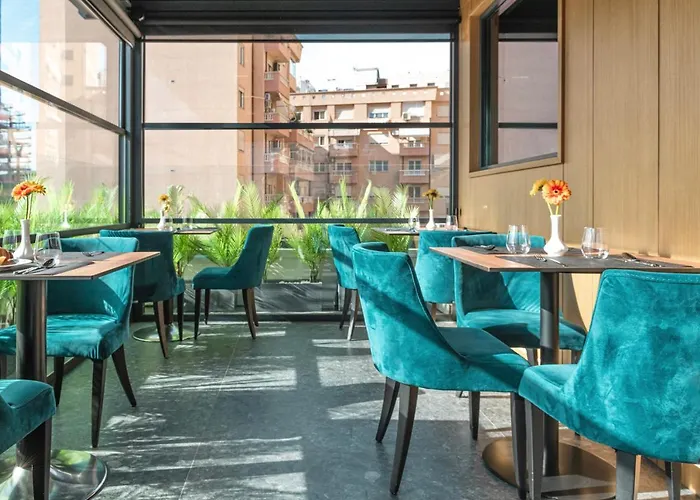 מלון Central Inn Hotel טיראנה