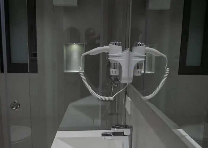 Otel Central Inn Hotel 4*