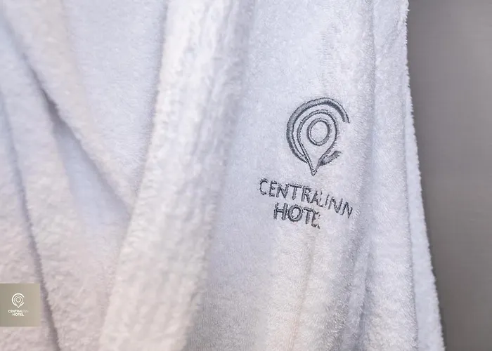 Central Inn Hotel 4* Tiran