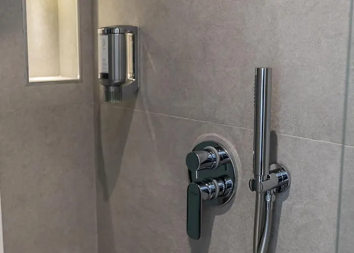 Central Inn Hotel Otel 4*