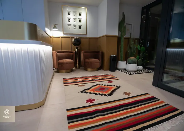 Central Inn Hotel Otel Tiran