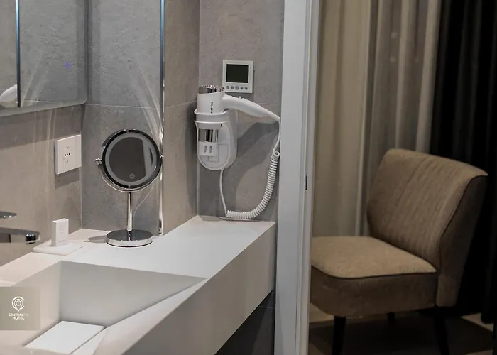 Central Inn Hotel Otel Tiran