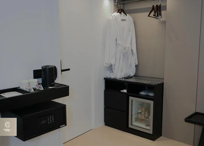 Central Inn Hotel Tiran