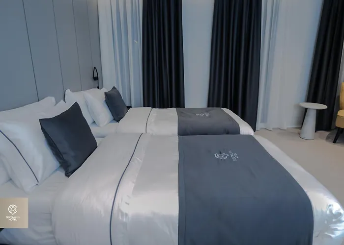 Central Inn Hotel 4*