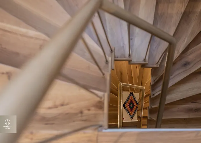 Central Inn Hotel Otel 4*