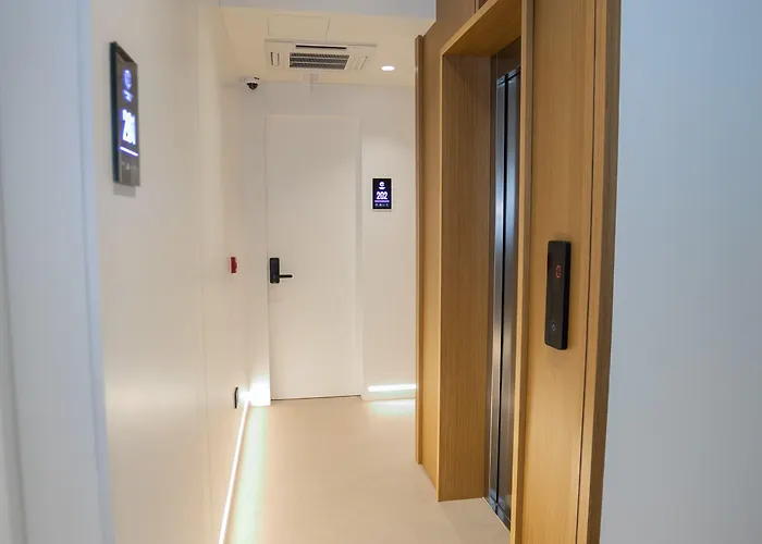 Central Inn Hotel Otel Tiran