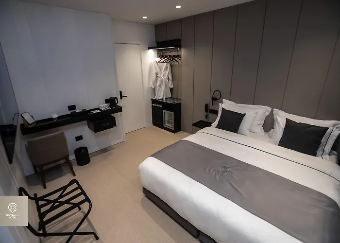 Otel Central Inn Hotel 4*