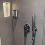 Central Inn Hotel ホテル 4*