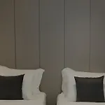 Central Inn Hotel 4* ティラナ