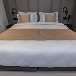 Central Inn Hotel 4*