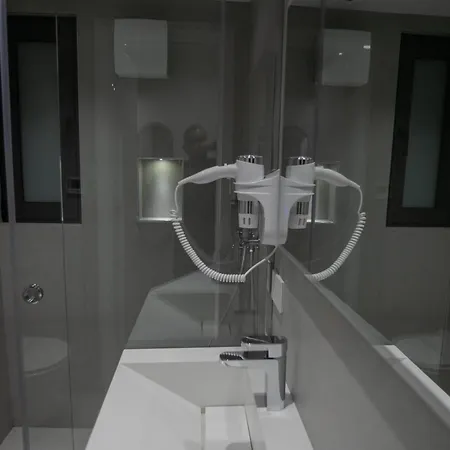 Hotel Central Inn Hotel 4*