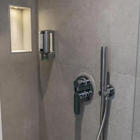 Central Inn Hotel Ξενοδοχείο 4*