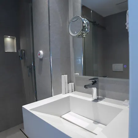 Ξενοδοχείο Central Inn Hotel 4*