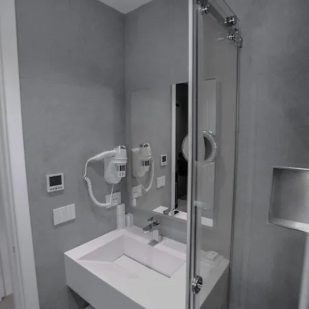 Hotel Central Inn Hotel Tirana