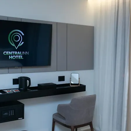 Central Inn Hotel 酒店 地拉那
