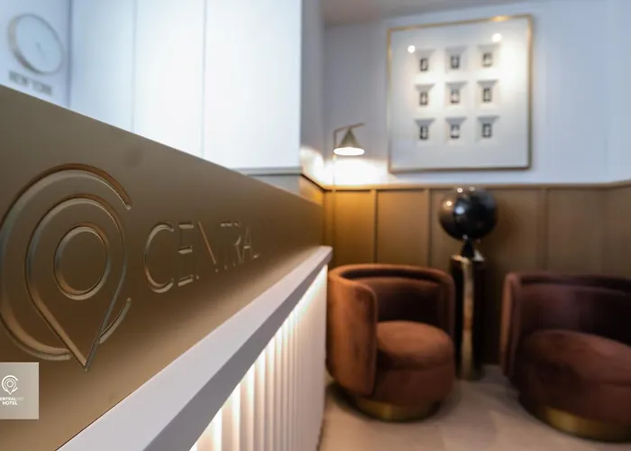 Central Inn Hotel 4* Tirana