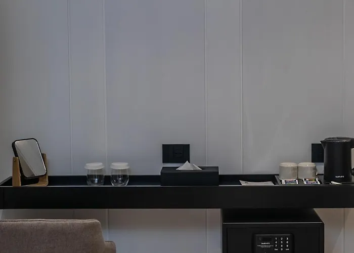 Central Inn Hotel 4* Tirana